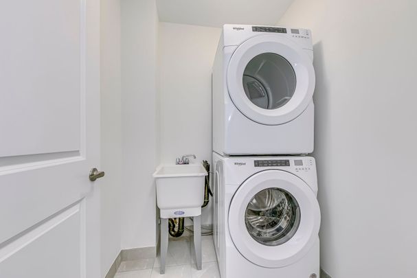 For Lease - 156 Sonoma Lane, Hamilton, Ontario - Photo 1