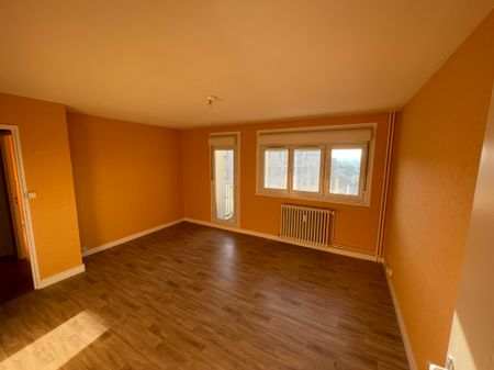 Location - Appartement T3 - 63 m² - Montbéliard - Photo 2