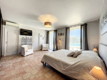 Ravissante villa de 300 m2 à Mougins à louer meublée à l'année - Photo 5