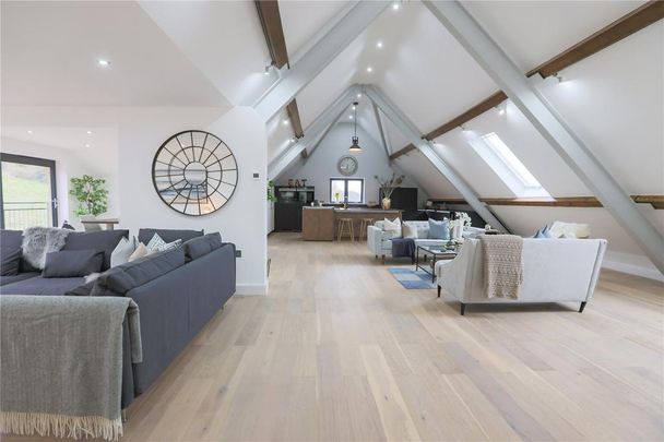 2 bedroom penthouse to rent - Photo 1