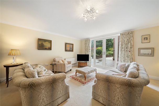 Bentley Place, 57-59 Baker Street, Weybridge, KT13 ground floor flat to rent - Photo 1