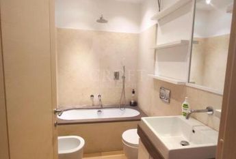 Parioli-Piazza delle Muse: Restored 3 bedroom, 3 Bath, spacious living, kitchen, balcony, near park, master bed & 2 single bedrooms. Ref 1045