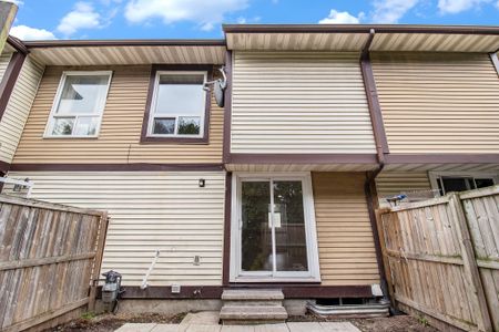 For Lease - 1444 Foxwell Street Unit# 18, Cyrville - Carson Grove - Pineview, Ontario - Photo 3