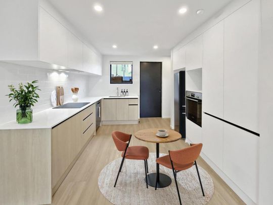 2 bedroom townhouse in Blockhouse Bay - Photo 1