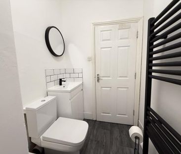 5 bedroom terraced house to rent - Photo 5