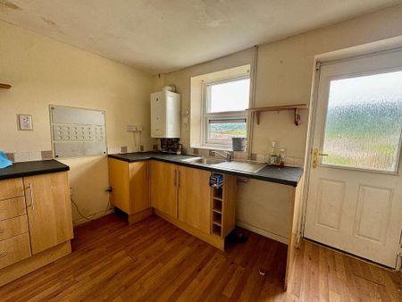 2 bedroom terraced house to rent - Photo 4