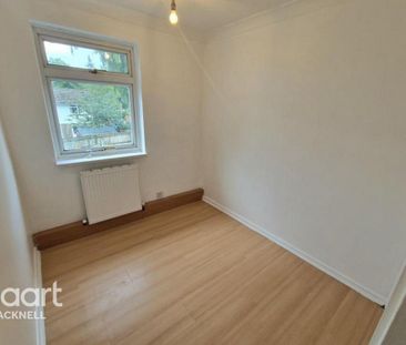 4 bedroom detached house to rent - Photo 3