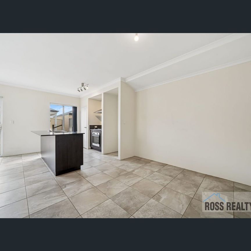 82 Yellowwood Avenue, Piara Waters, WA 6112 - Photo 1