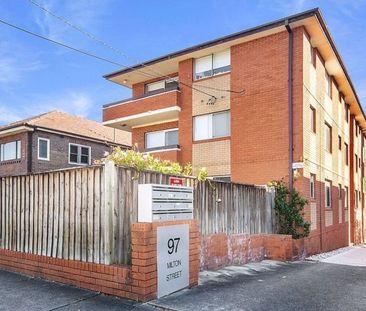 SPACIOUS 1 BEDROOM UNIT, BALCONY + CAR SPACE - Photo 5