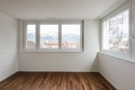 Modern attic apartment in the center of Buchs - Photo 3