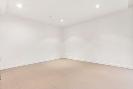 City Apartment - Photo 5