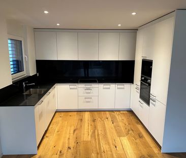 2.5 Zimmer, 108 m², 1. Stock - Photo 2