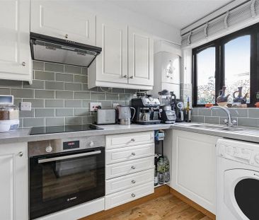 3 bedroom terraced house to rent - Photo 6