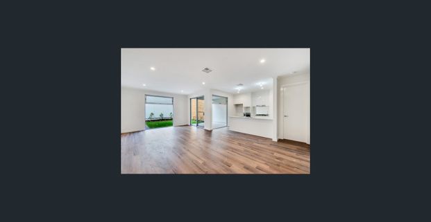 STUNNING 4 BED EXECUTIVE HOME !! - Photo 1