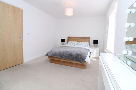 2 bedroom maisonette to rent - Photo 3