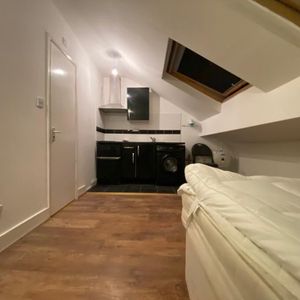 Studio Flat, Grange Park Road, CR7 - Photo 2