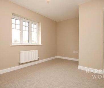 4 bedroom detached house to rent - Photo 2