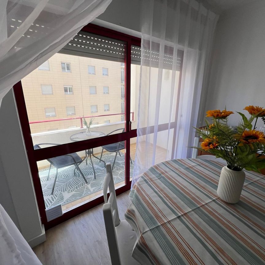Apartamento T1 para Arrendamento Temporário na Praia da Rocha - Photo 1