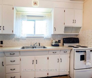 For Lease - 97 Elizabeth Crescent, Whitby, Ontario - Photo 3