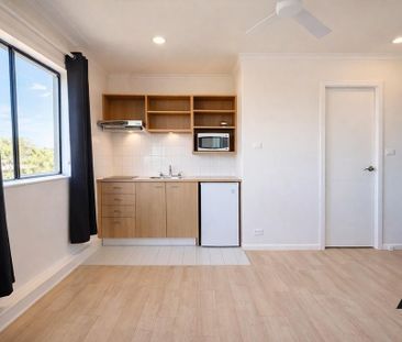 Clean and comfortable studio in St Kilda - Photo 3