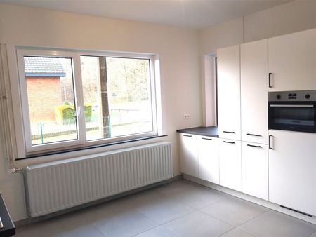 TE HUUR: Vrijstaande woning met 3 slaapkamers! - Photo 2