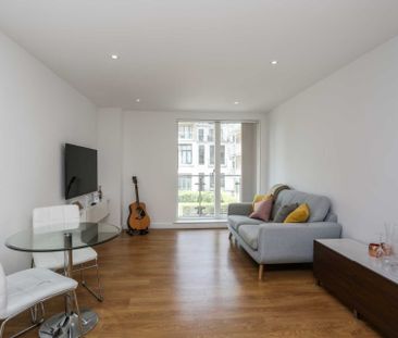 Price £1,750 pcm - Available 31/10/2025 - Furnished - Photo 2