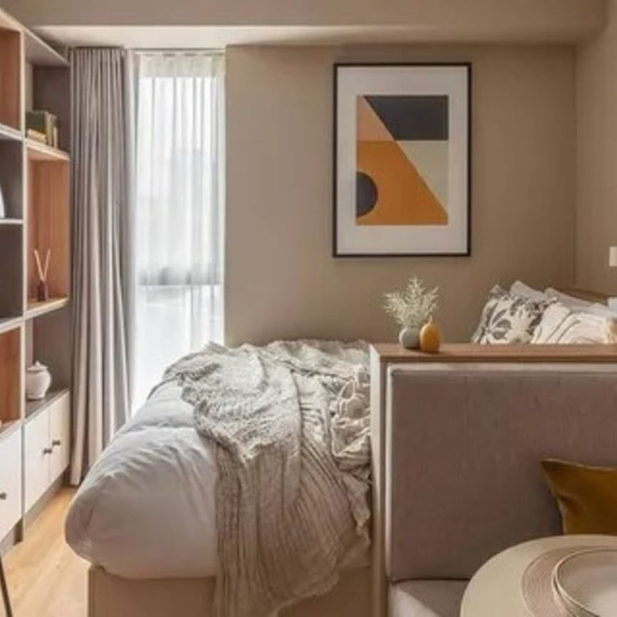 Studio Flat, Crossharbour Plaza, E14 - Photo 1