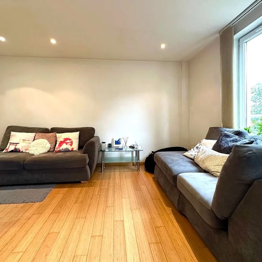1 Bed Flat, Westferry Road, E14 - Photo 1