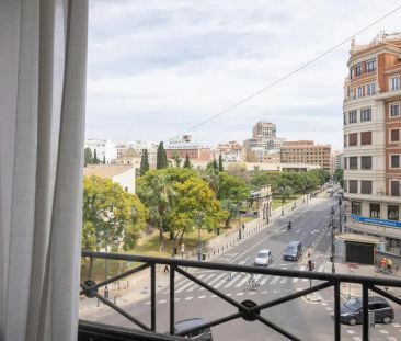 Valencia - Photo 2