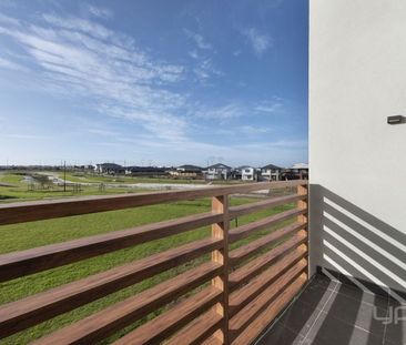 Modern Townhouse - Photo 1