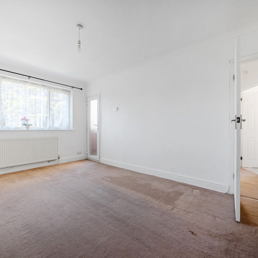 Maisonette to rent - Castleton Avenue, Bexleyheath, DA7 - Photo 1