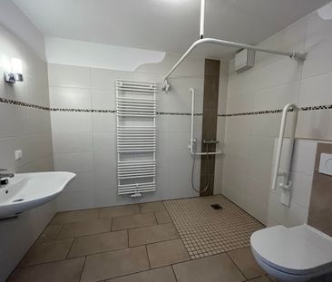 geräumige 2- RWE mit Balkon & Fahrstuhl in einer Mehrgenerationen –... - Photo 3