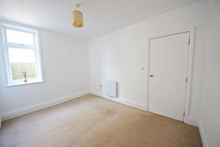 1 bedroom ground floor flat to rent - Photo 4