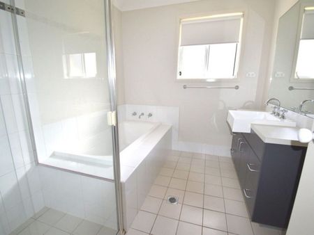 Perfect Family Home - Photo 3