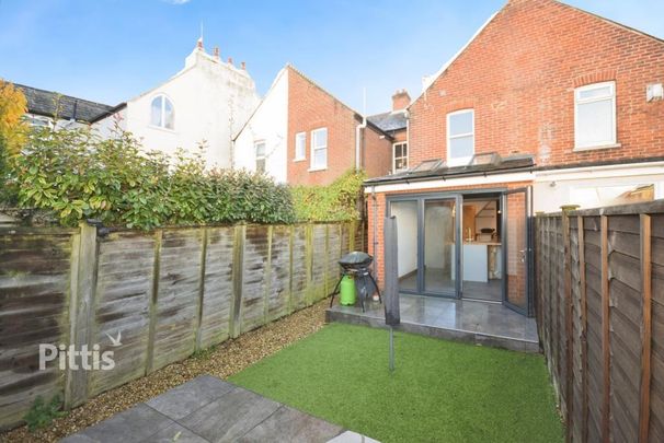 2 bedroom terraced house to rent - Photo 1