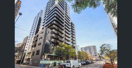 WAKE UP IN A BOUTIQUE RESIDENCE CLOSE TO STUNNING ALBERT PARK ***PLEASE NOTE THIS IS FULLY FURNISHED STUDIO APARTMENT** - Photo 2