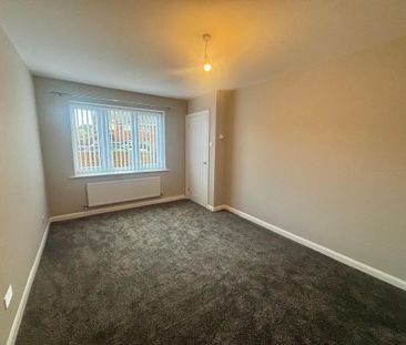 2 bedroom mews to rent - Photo 6