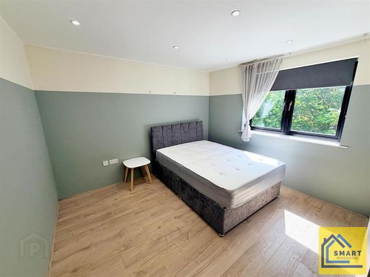 Apt 60 Titanic Walk, 3 Ballymacarrett Road, Belfast, BT4 1BT - Photo 1