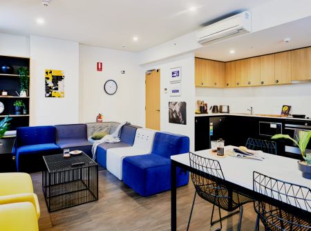 5 Bedroom Apartment - Photo 5