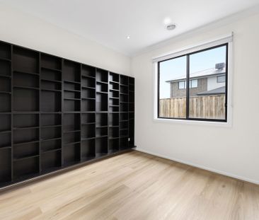 Stunning Family Home! - Photo 5