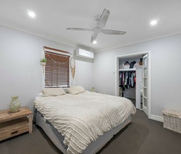 AIR CONDITIONED 3 BEDROOM HOME + STUDY - Photo 3