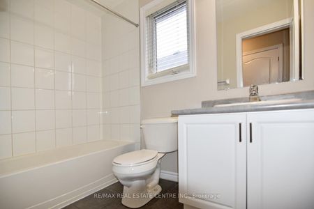 Detached Home For Lease | X8140080 - Photo 4