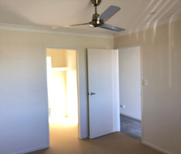 3 bed dualoc property - Photo 1