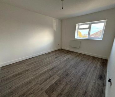 3 bedroom apartment to rent - Photo 2