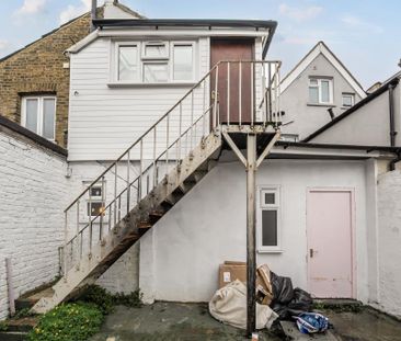 2 bedroom maisonette to rent - Photo 2