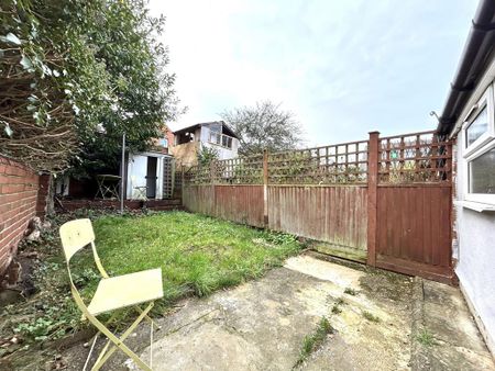 3 bedroom terraced house to rent - Photo 2