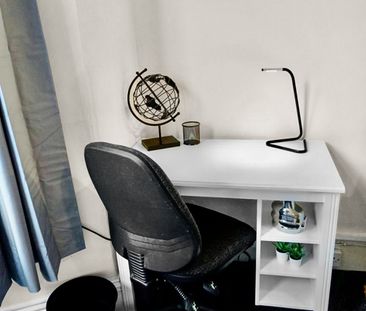 Bedsit, Waverley Road, BS6 - Photo 2