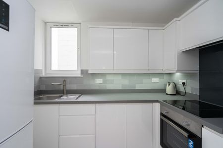 Riverside, Pixham, Dorking, Surrey, RH4 - Photo 3