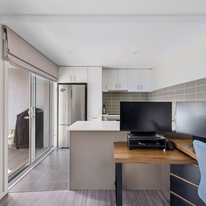 Convenient Living in the Heart of the Inner North - Photo 1