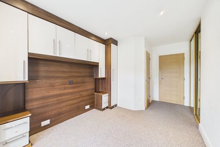2 bedroom Flat in Bonham Court, Winnersh - Photo 4
